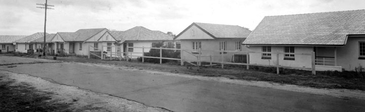 File:Queensland State Archives 1531 Queensland Housing Commission streetscape Nundah August 1950.png