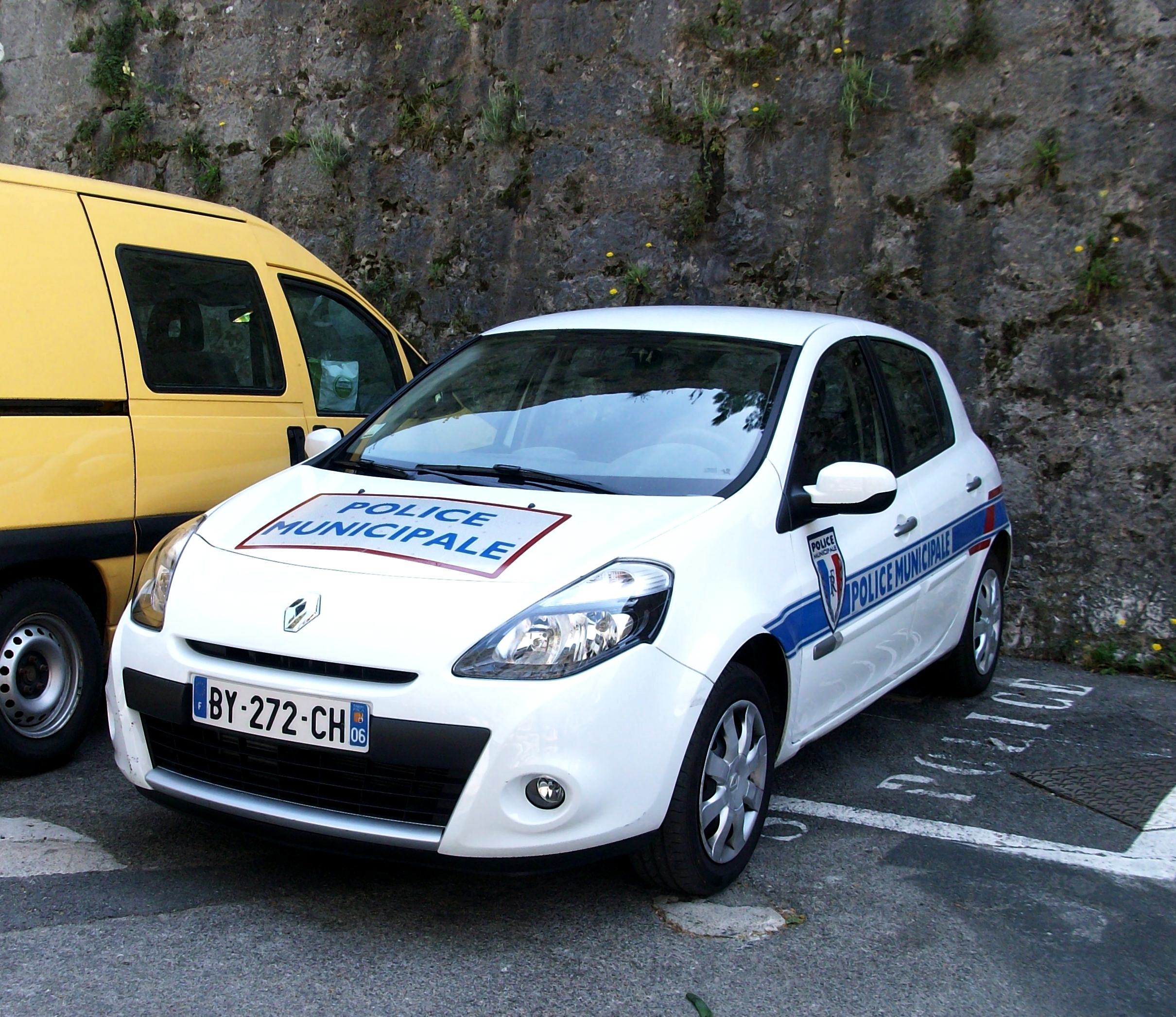 File:Renault Clio police municipale.JPG - Wikimedia Commons