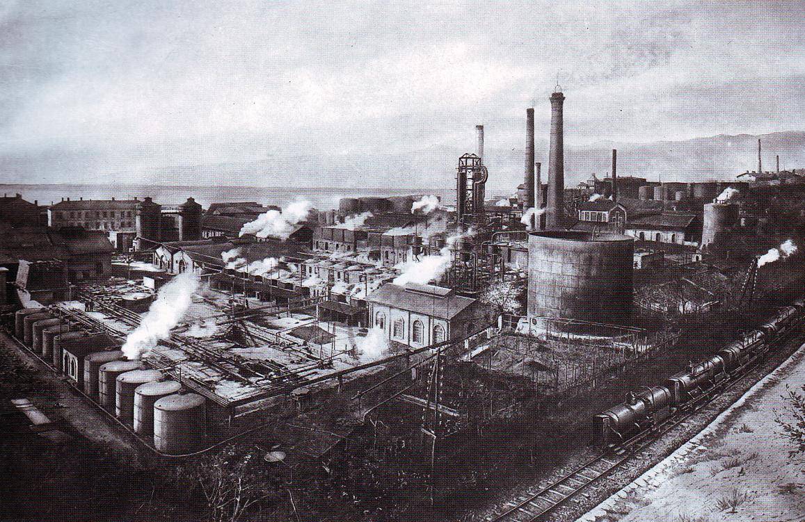 File:Rijeka oil refinery around 1930.jpg