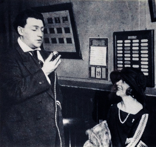 File:Sacha Guitry et Yvonne Printemps.jpg