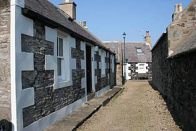 File:Sandend - geograph.org.uk - 378063.jpg