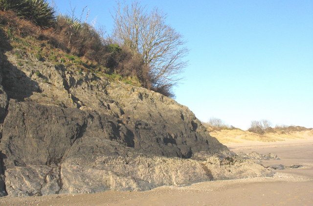 Sea cliffs - geograph.org.uk - 645163