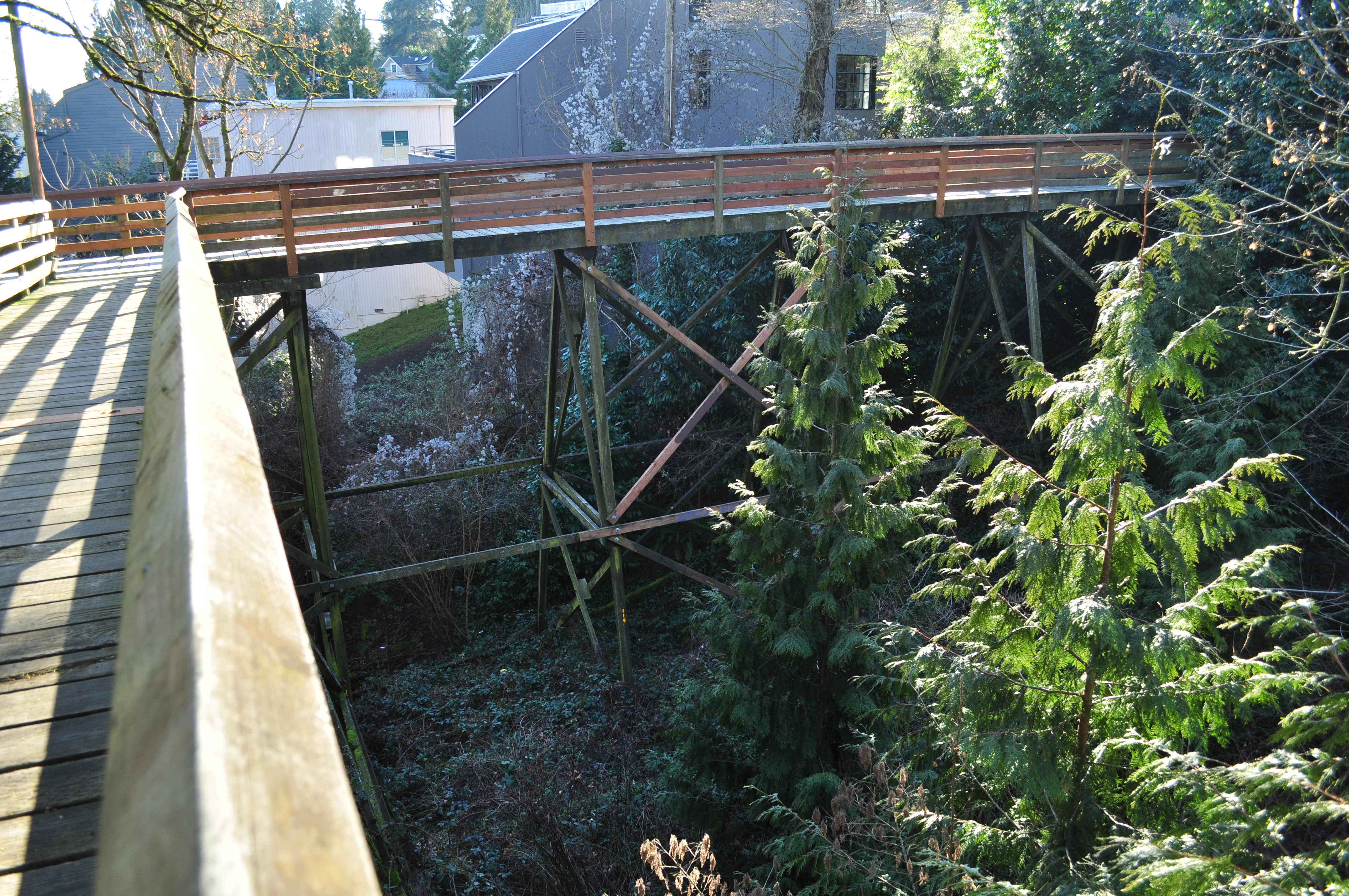 File:Seattle - Pine Street pedestrian bridge in Madrona 05 ...