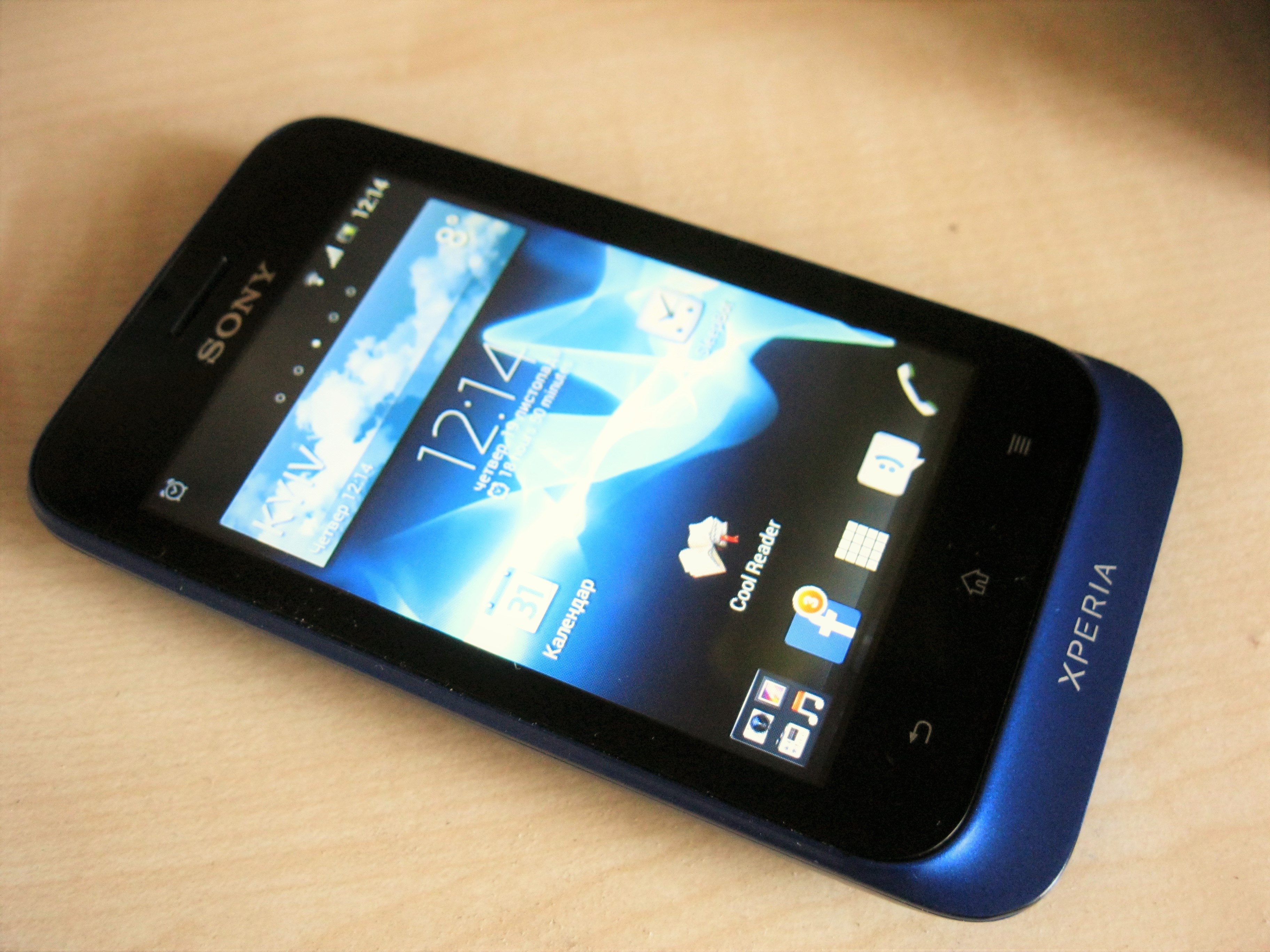 Observeer omvatten gevechten File:Sony Xperia tipo blue.jpg - Wikimedia Commons