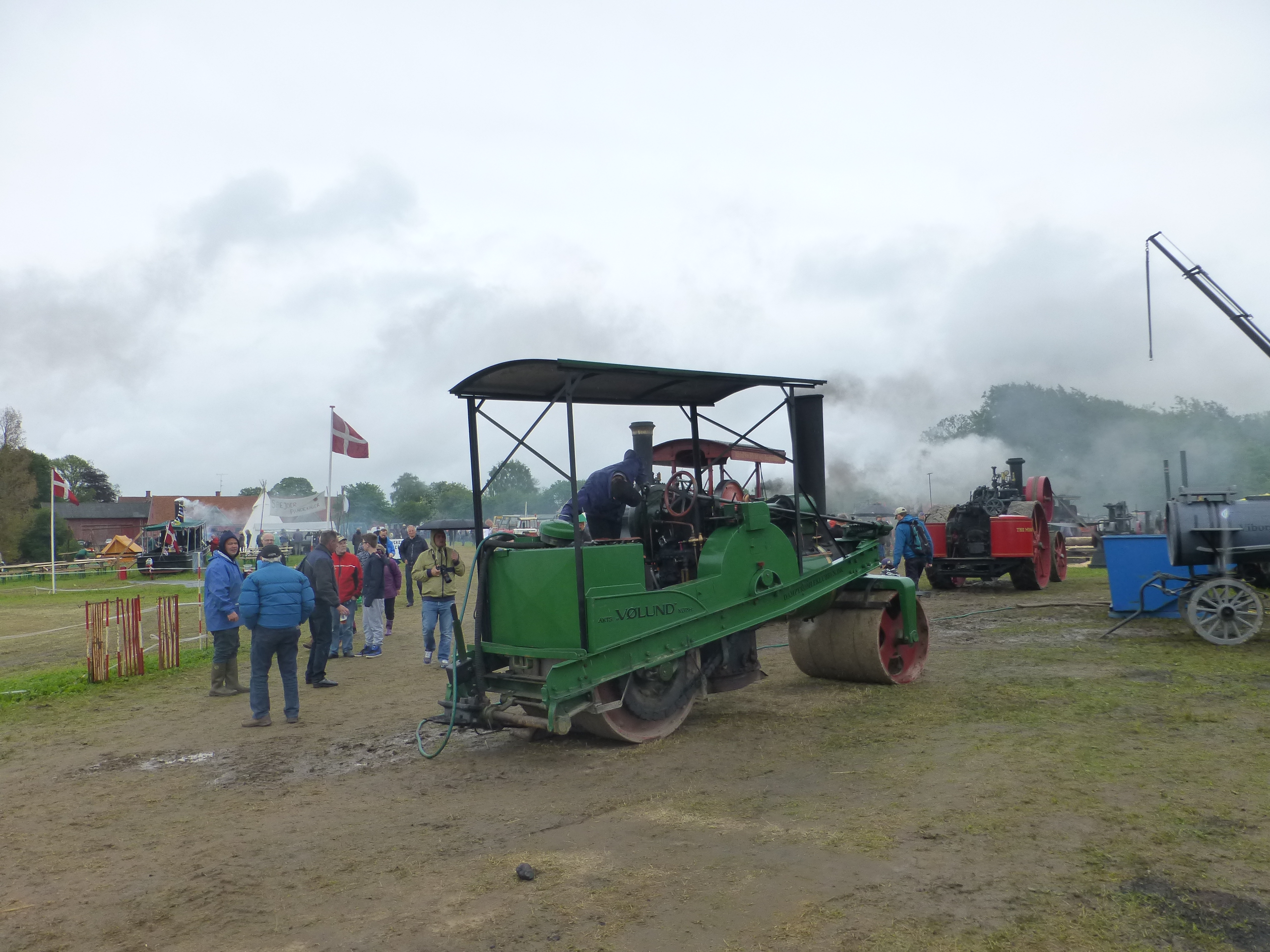 Vehicles powered by steam фото 17