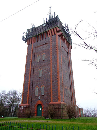 File:Winshill Water Tower.jpg