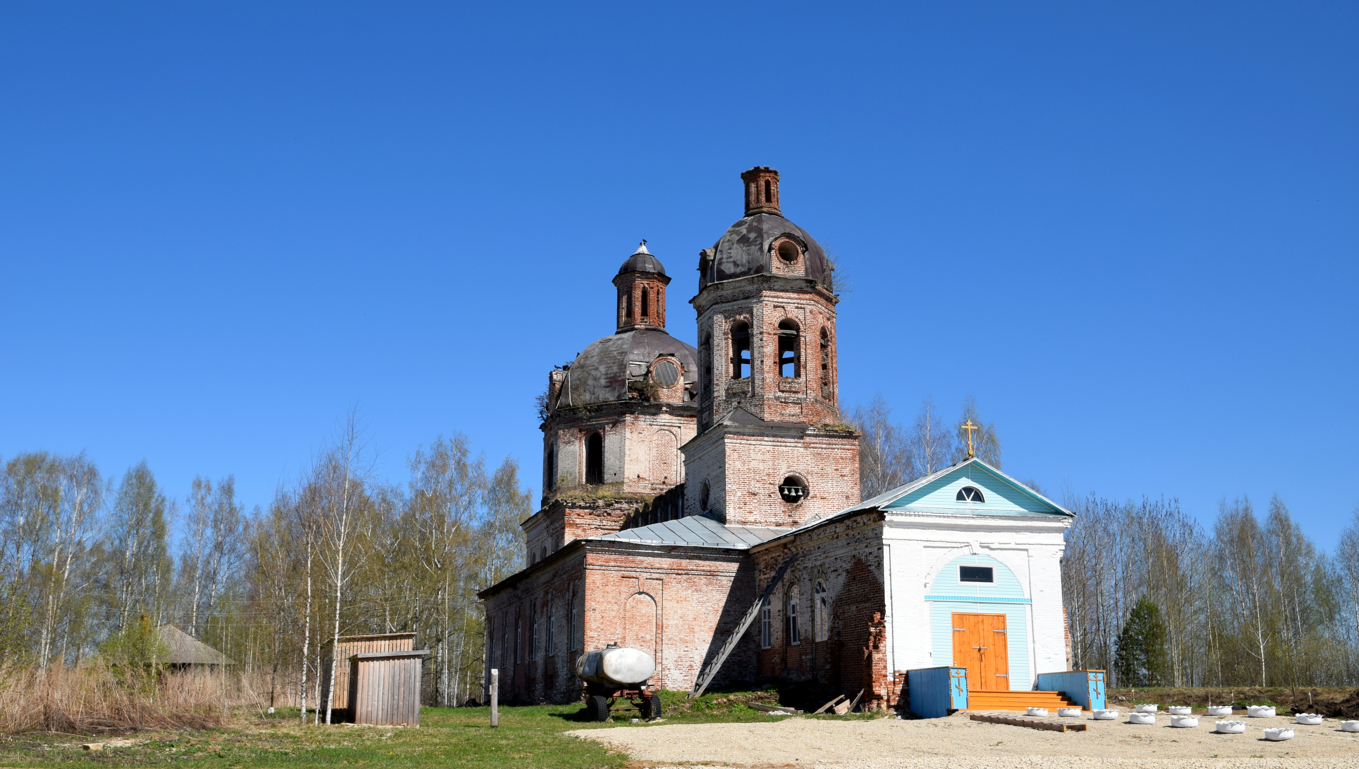 Кировская область пижанский. Храм в с.Сретенское Пижанский район. Церковь в селе воя Пижанского района. Село Сретенское Пижанский район. Сретенская Церковь Кировская область.