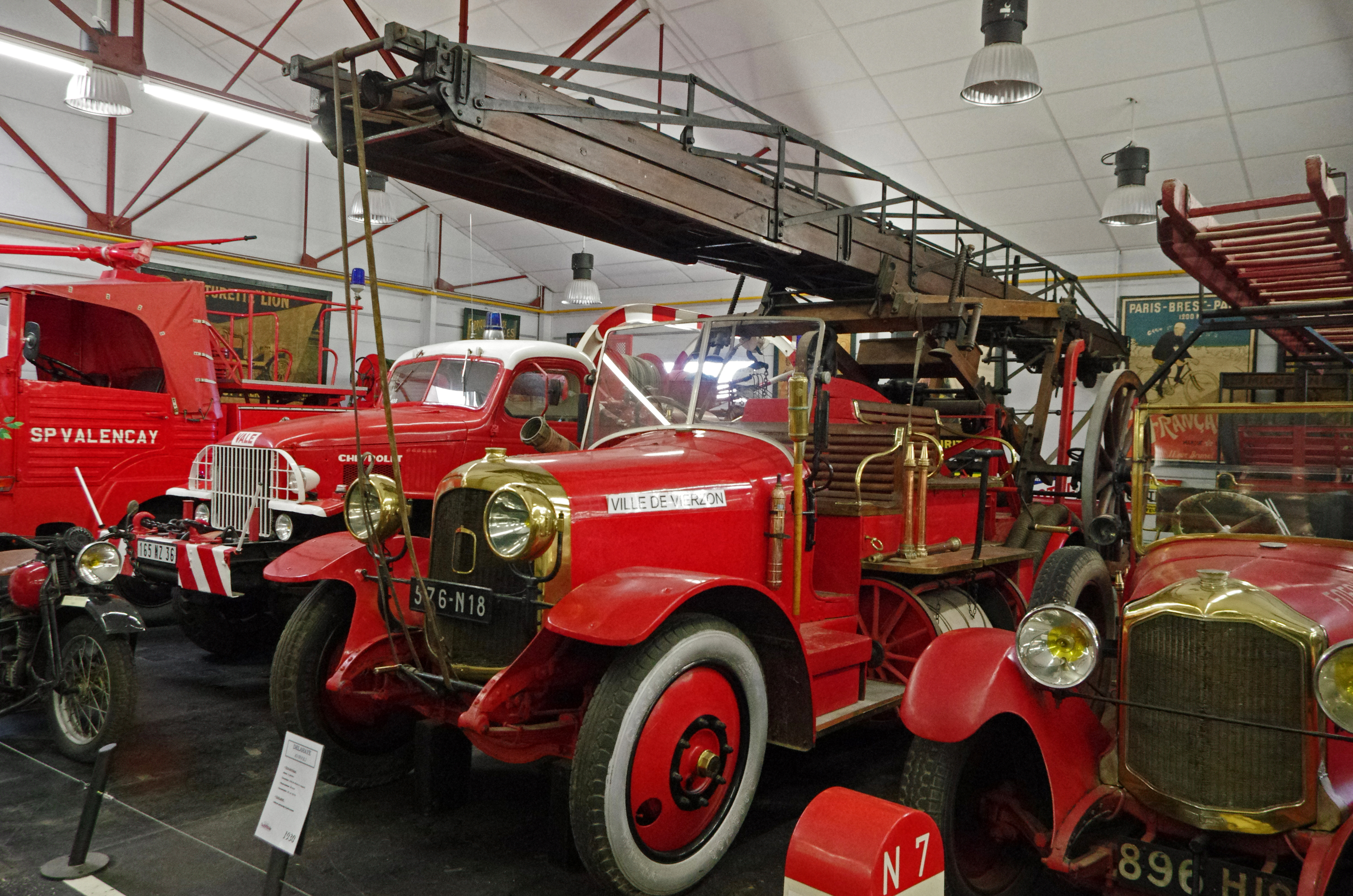 File:1930 Delahaye camion échelle de pompiers (20683285028).jpg - Wikimedia  Commons