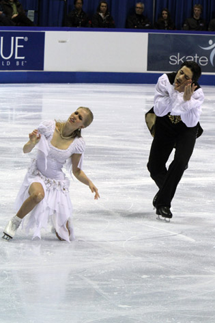 File:2010 Canadian Championships Dance - Kaitlyn WEAVER - Andrew POJE - 2574a.jpg