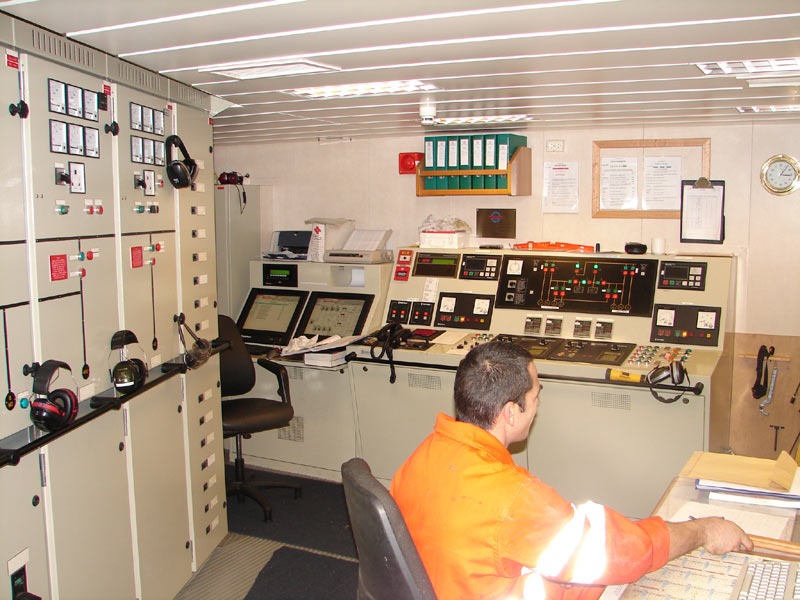 File:Argonaute engine control room.jpg