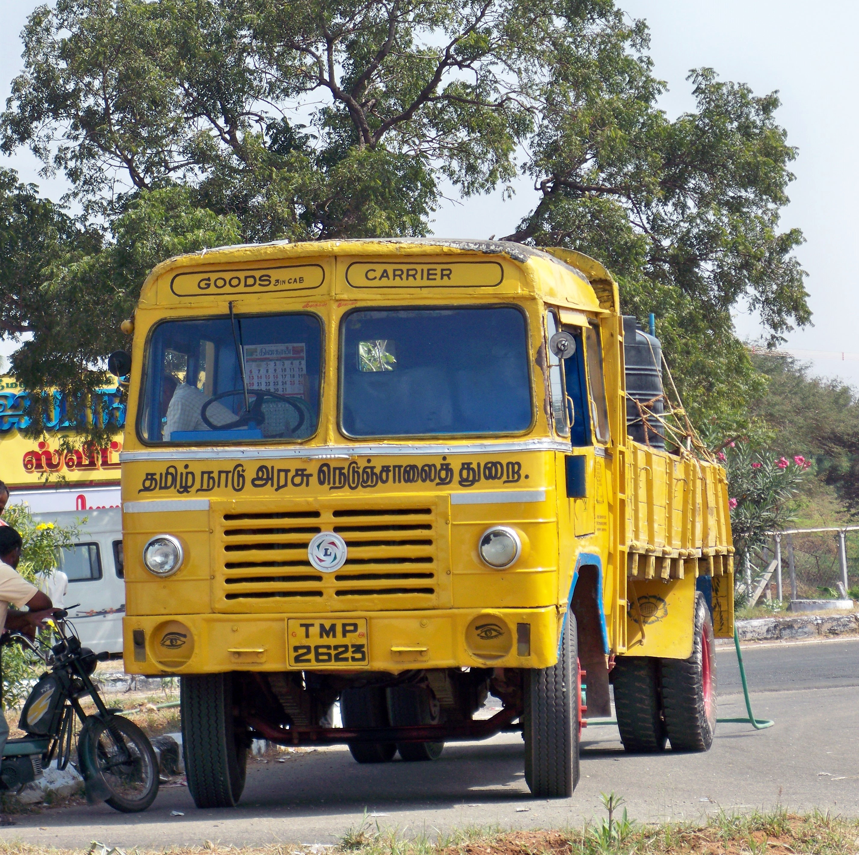 ashok leyland comet bus