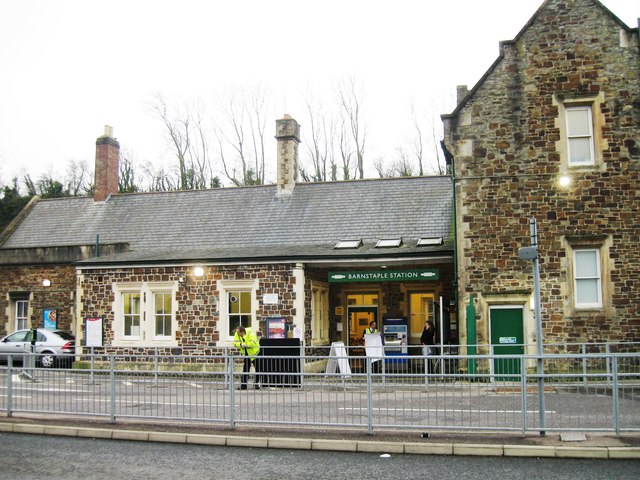 File:Barnstaple Station - geograph.org.uk - 3287295.jpg