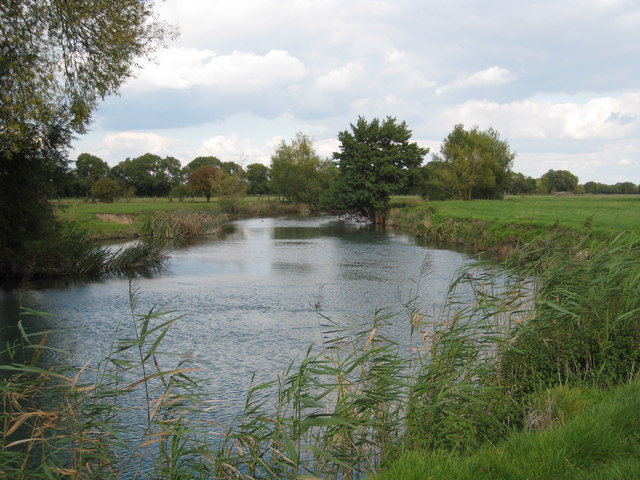 File:Bend in the Thames between Radcot Lock and Rushey Lock - geograph.org.uk - 774464.jpg