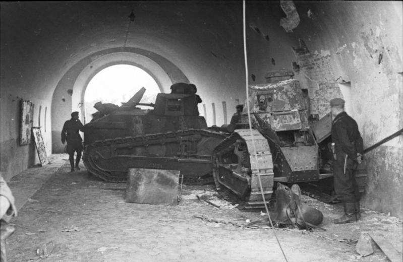 File:Bundesarchiv Bild 101I-121-0007-24, Polen, polnische Panzer Renault FT-17.jpg