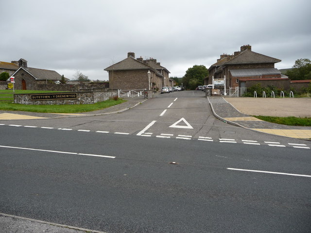 File:Butetown - Y Drenewydd, Rhymney - geograph.org.uk - 3135866.jpg