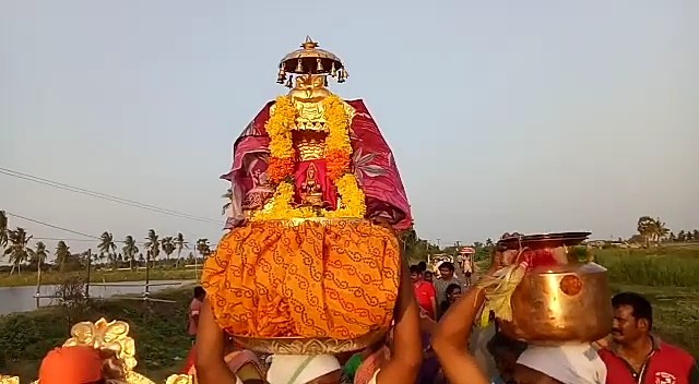 File:Chinalingala kolakaleti vari devara Sri Mahalakshmamma thalli jathara 2018 2.png