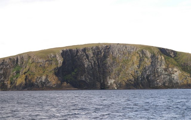 File:Cliffs at the Keen of Hamar - geograph.org.uk - 562330.jpg