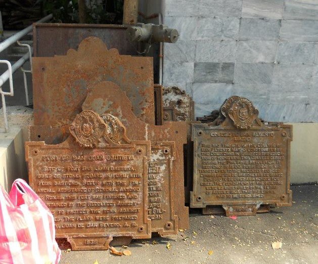 File:Decommissioned Markers at the NHCP.jpg