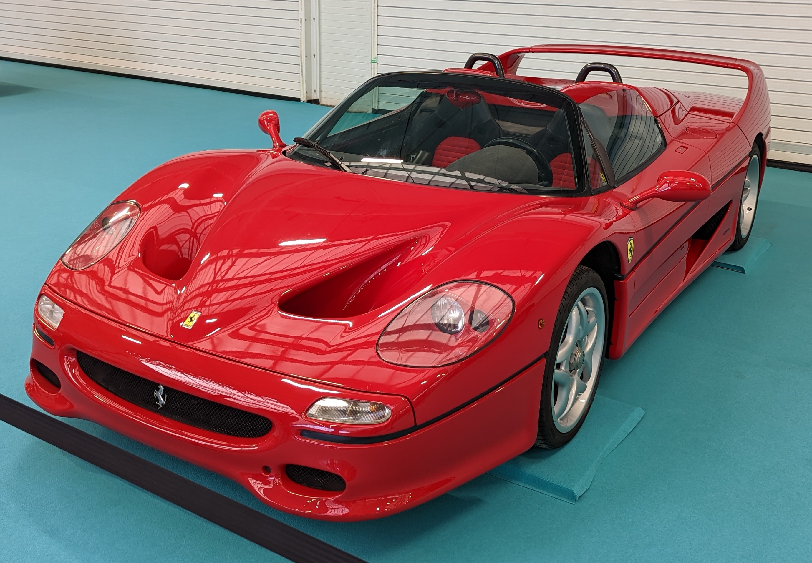 Ferrari f50 с выдвижными фарами