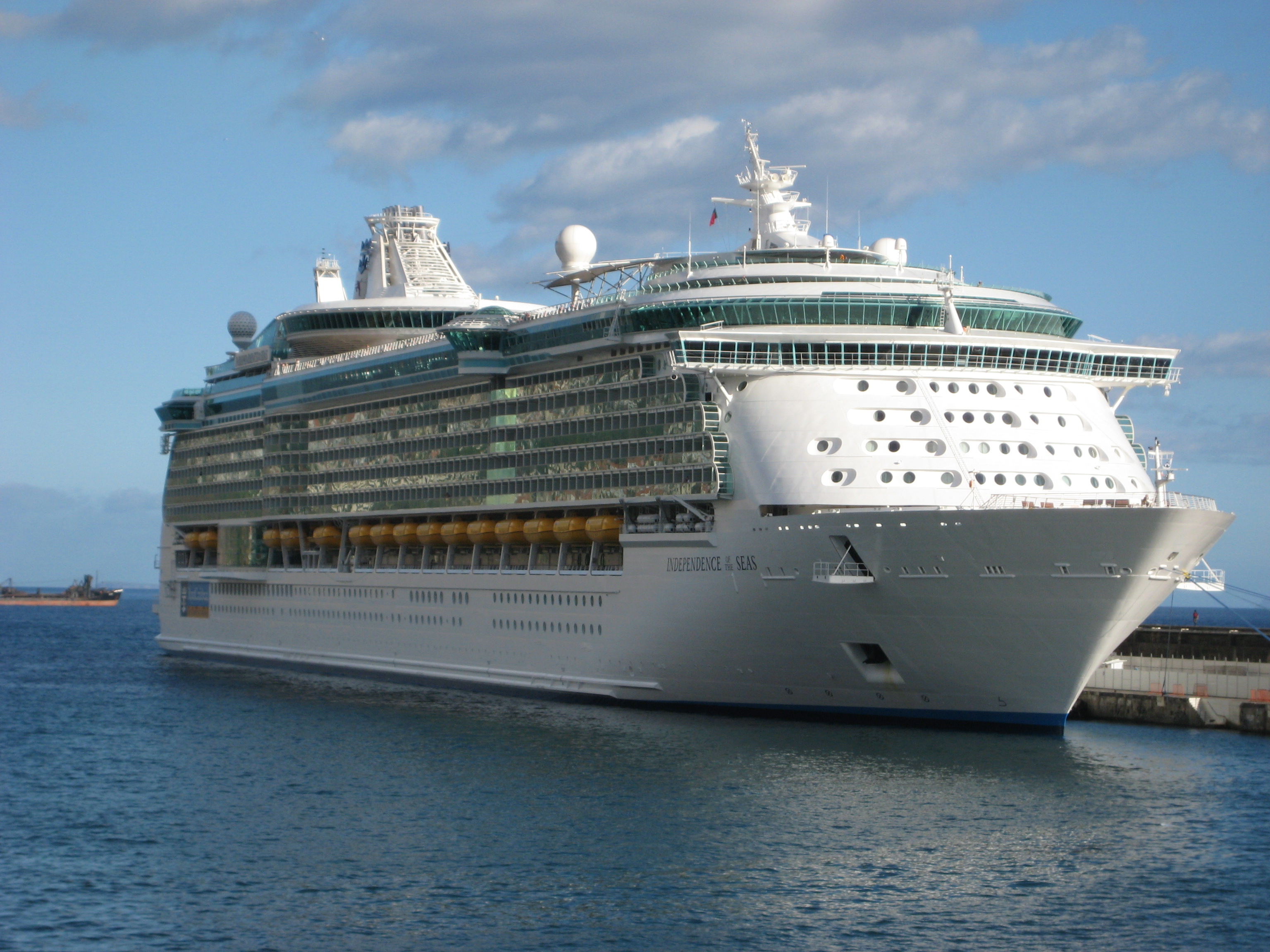 File:Independence of the Seas.JPG - Wikimedia Commons