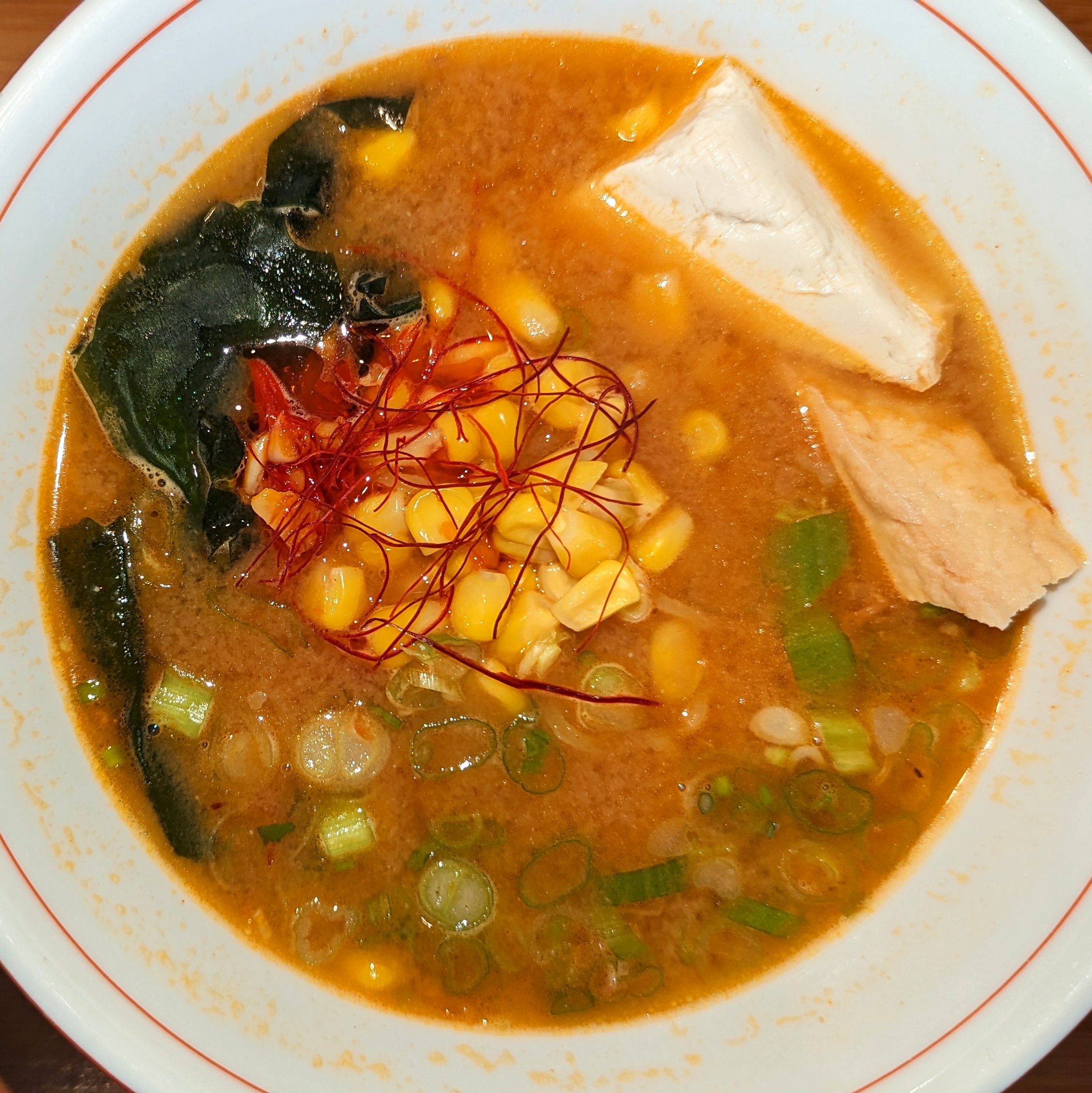 File:Miso ramen with fried tofu, corn, wakame seaweed, chili strings, and  scallions - Massachusetts.jpg - Wikimedia Commons