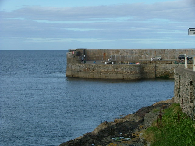 File:New Harbour Portsoy - geograph.org.uk - 1633221.jpg