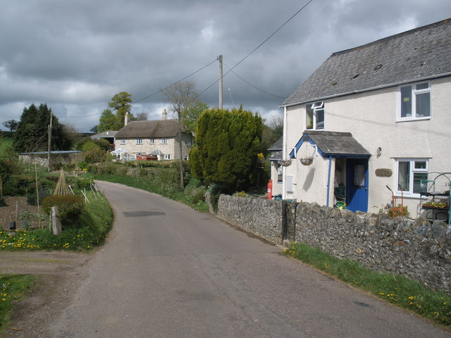 File:Oak Cottage, Old Chard Road - geograph.org.uk - 1271769.jpg