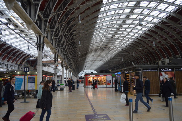 File:Paddington Station - geograph.org.uk - 4951406.jpg