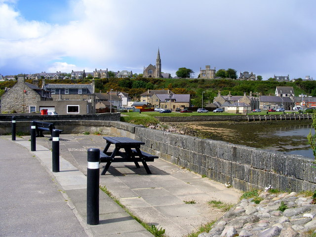 File:Picnic Area at Lossiemouth - geograph.org.uk - 1348958.jpg