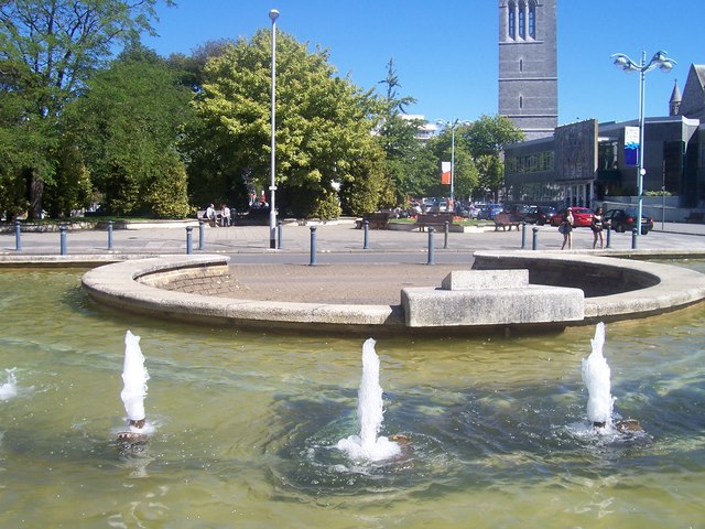 File:Plymouth , Fountain and Princess Street - geograph.org.uk - 1160727.jpg
