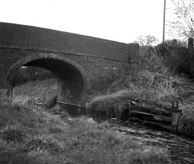 File:Preston Bridge, Shrewsbury and Newport Canal, Shropshire - geograph.org.uk - 335290.jpg