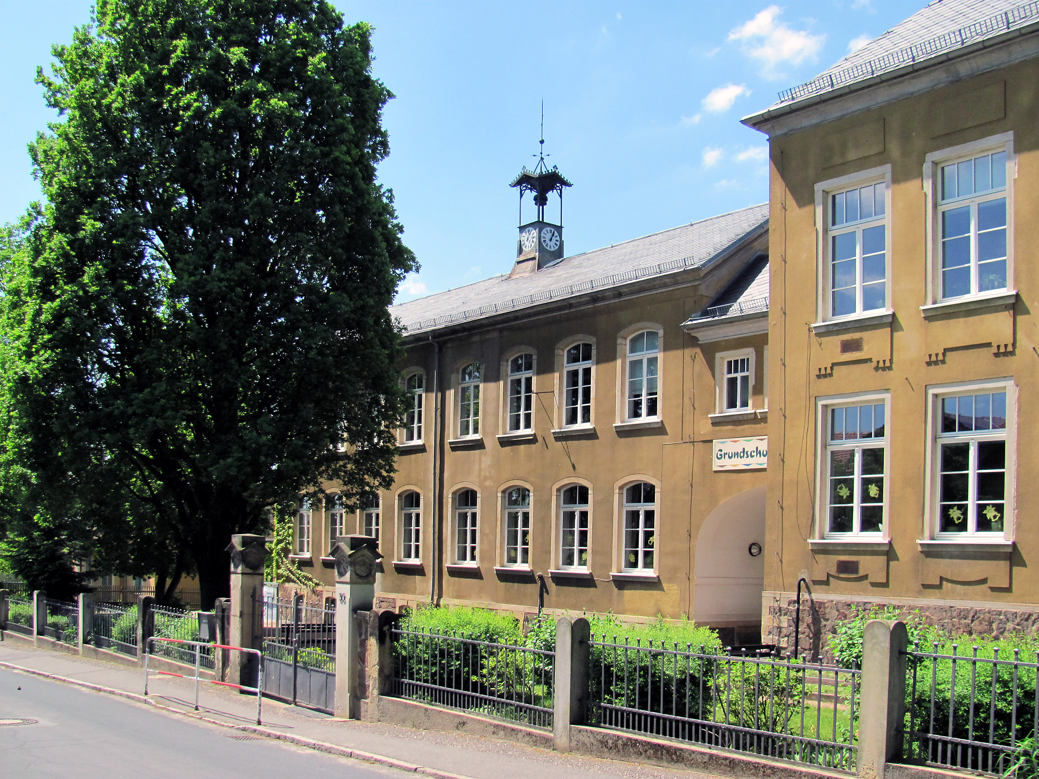 Radebeul-Niederlößnitz, Grundschule Niederlößnitz, Altes Haus