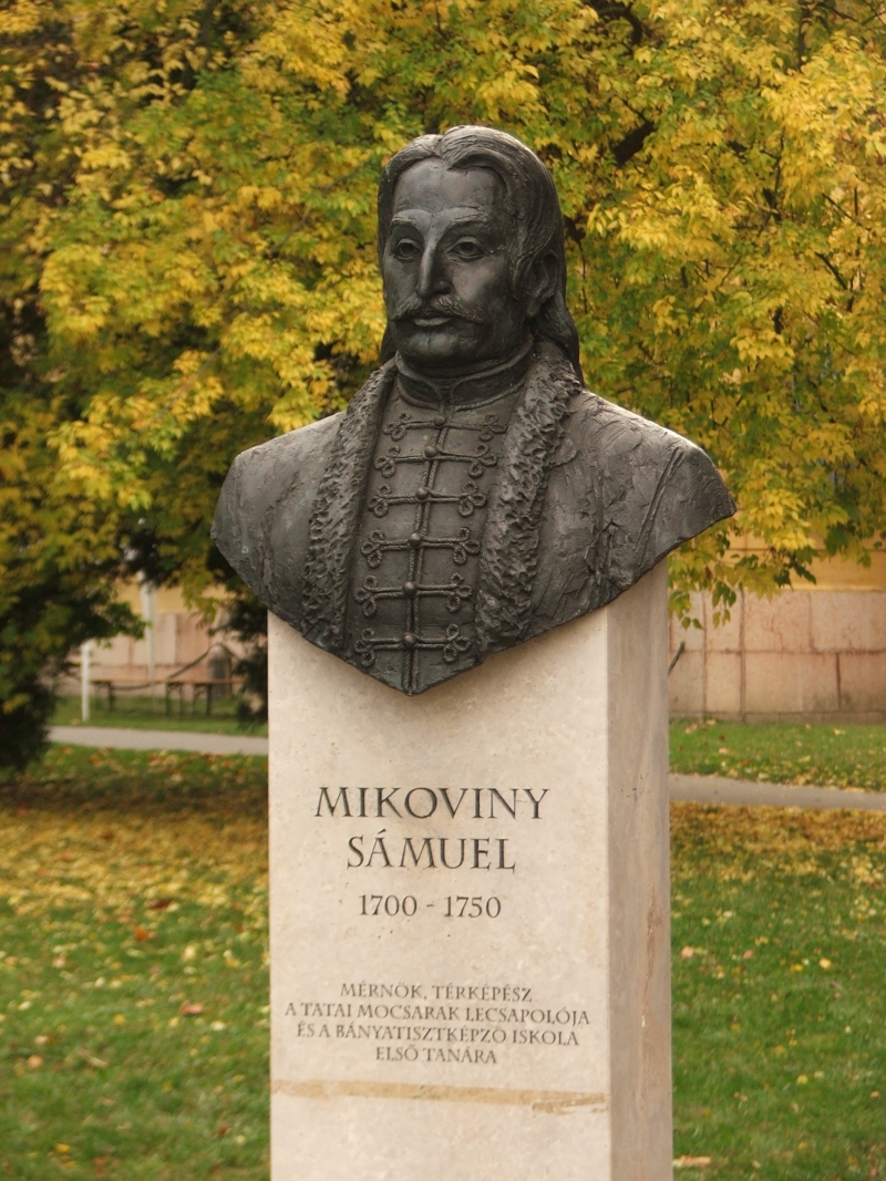 Sámuel Mikoviny sculpture in [[Tata, Hungary|Tata]]