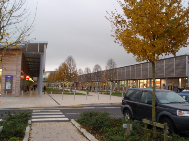 File:Shopping at Bicester Garden Centre - geograph.org.uk - 1508387.jpg