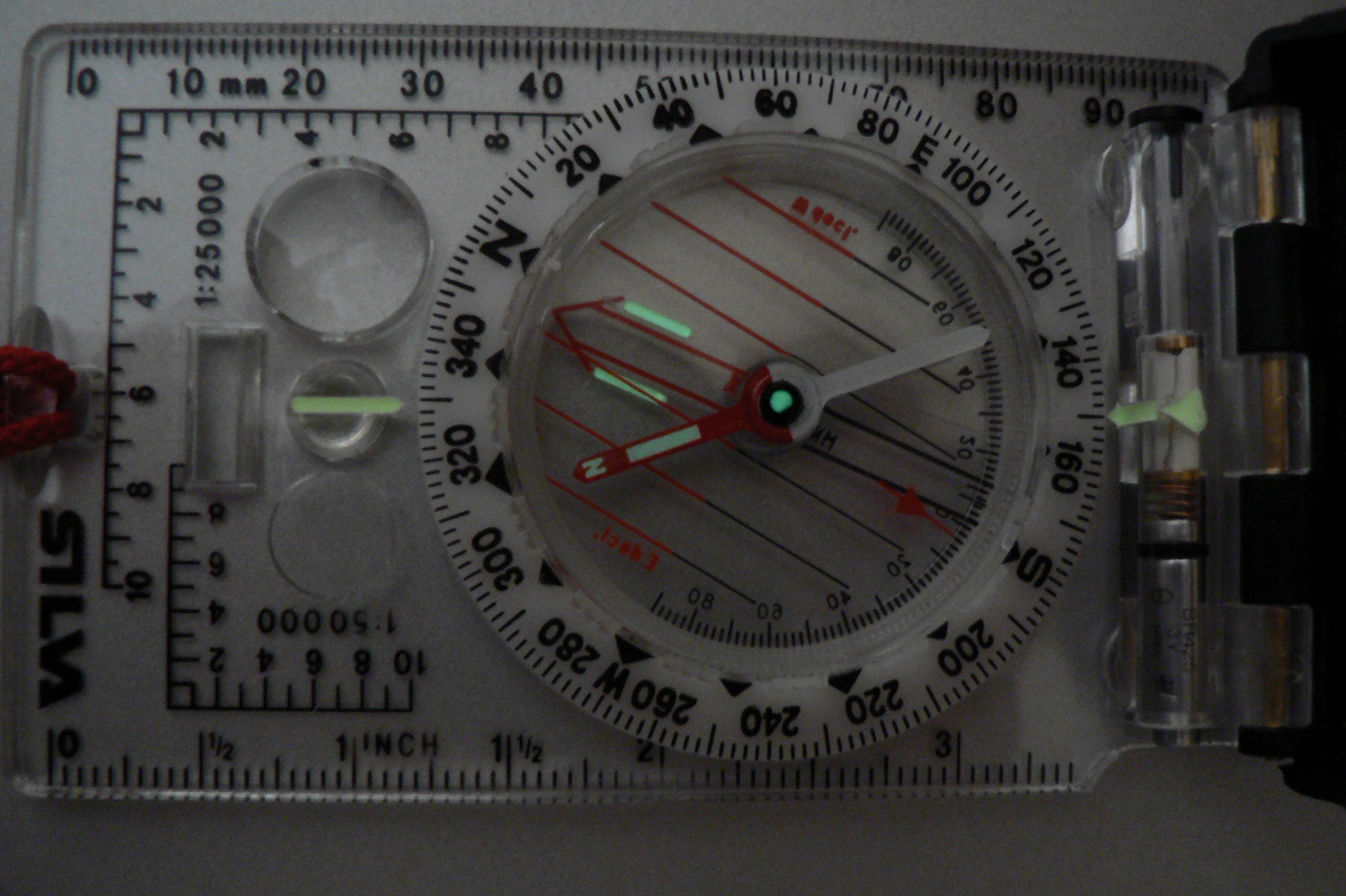 File:Silva Compass Luminescence.jpg - Wikimedia Commons