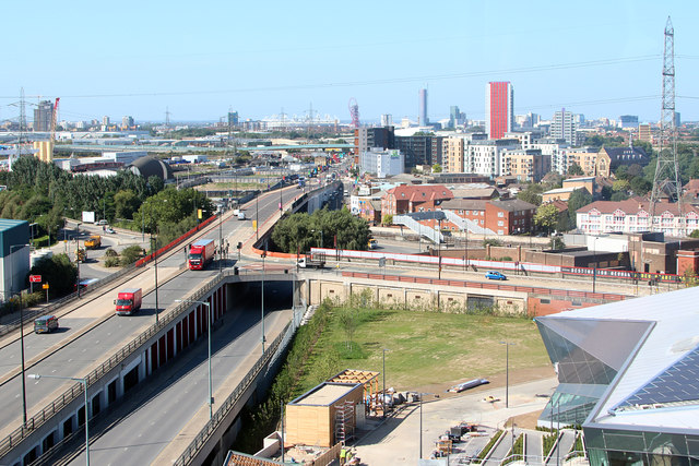 File:Silvertown Way (geograph 3123995).jpg