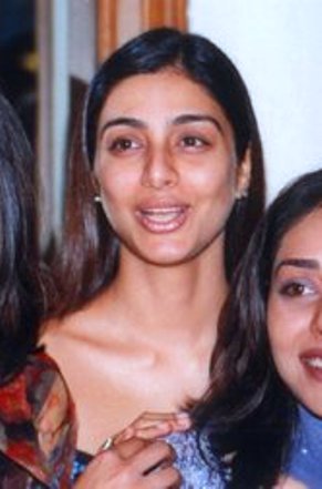 File:Tabu at the release of Filhaal.jpg