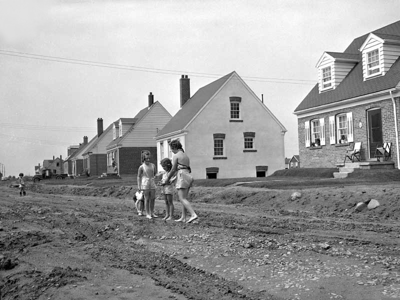 File:War workers' housing Toronto.jpg