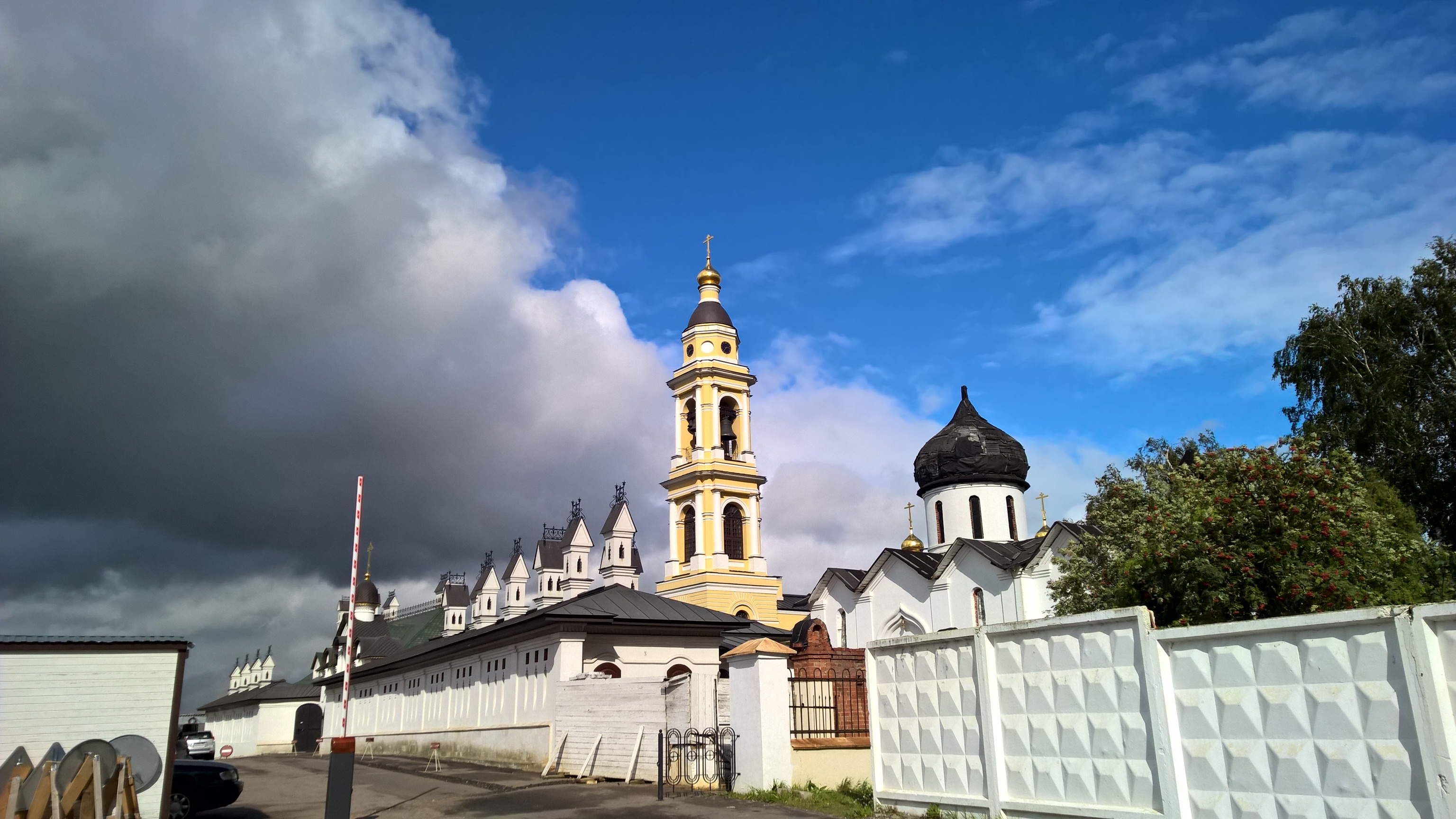 Михайловская слобода храм