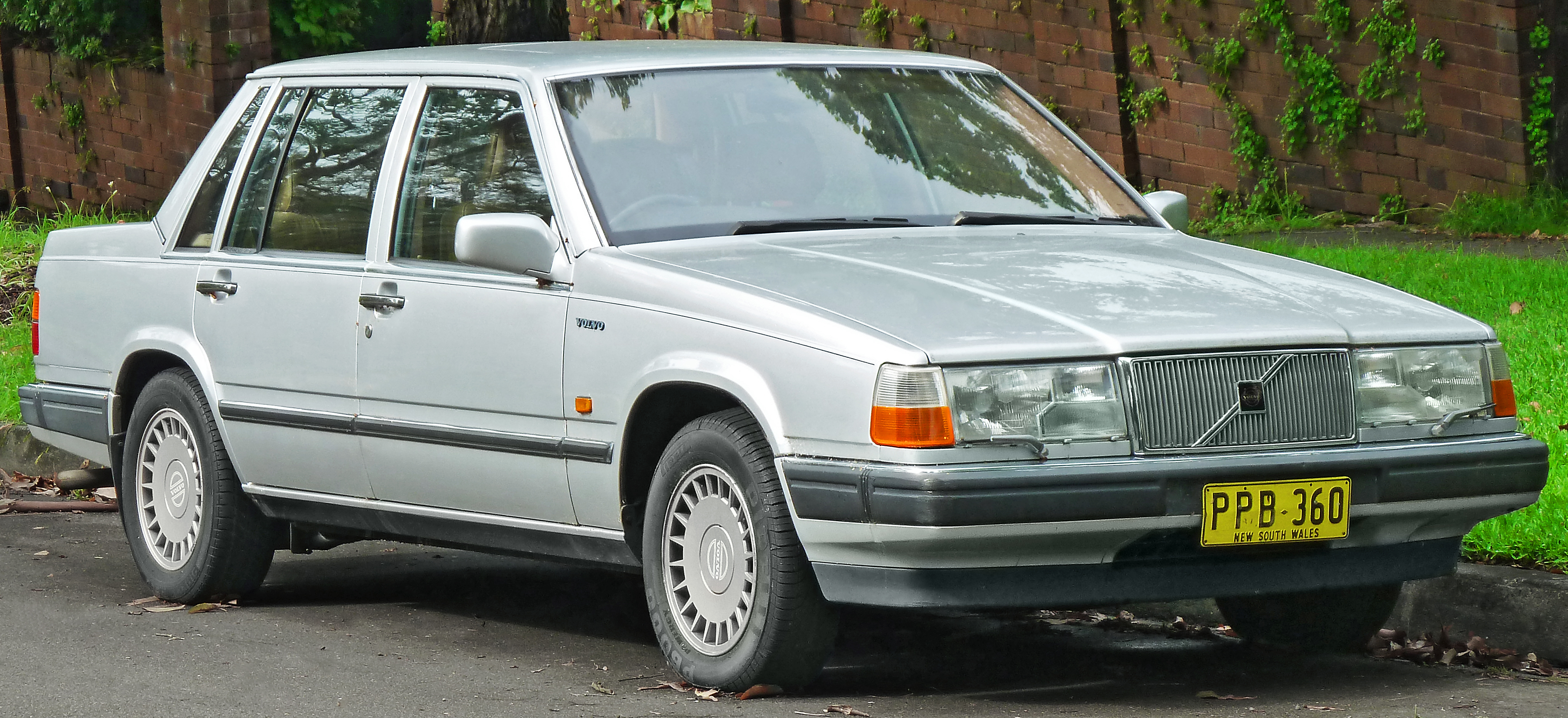 Volvo 700 Series - Wikipedia, the free encyclopedia