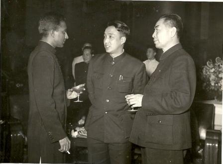 File:A.T. Moorthy and Premier Chou En Lai, 1958..jpg