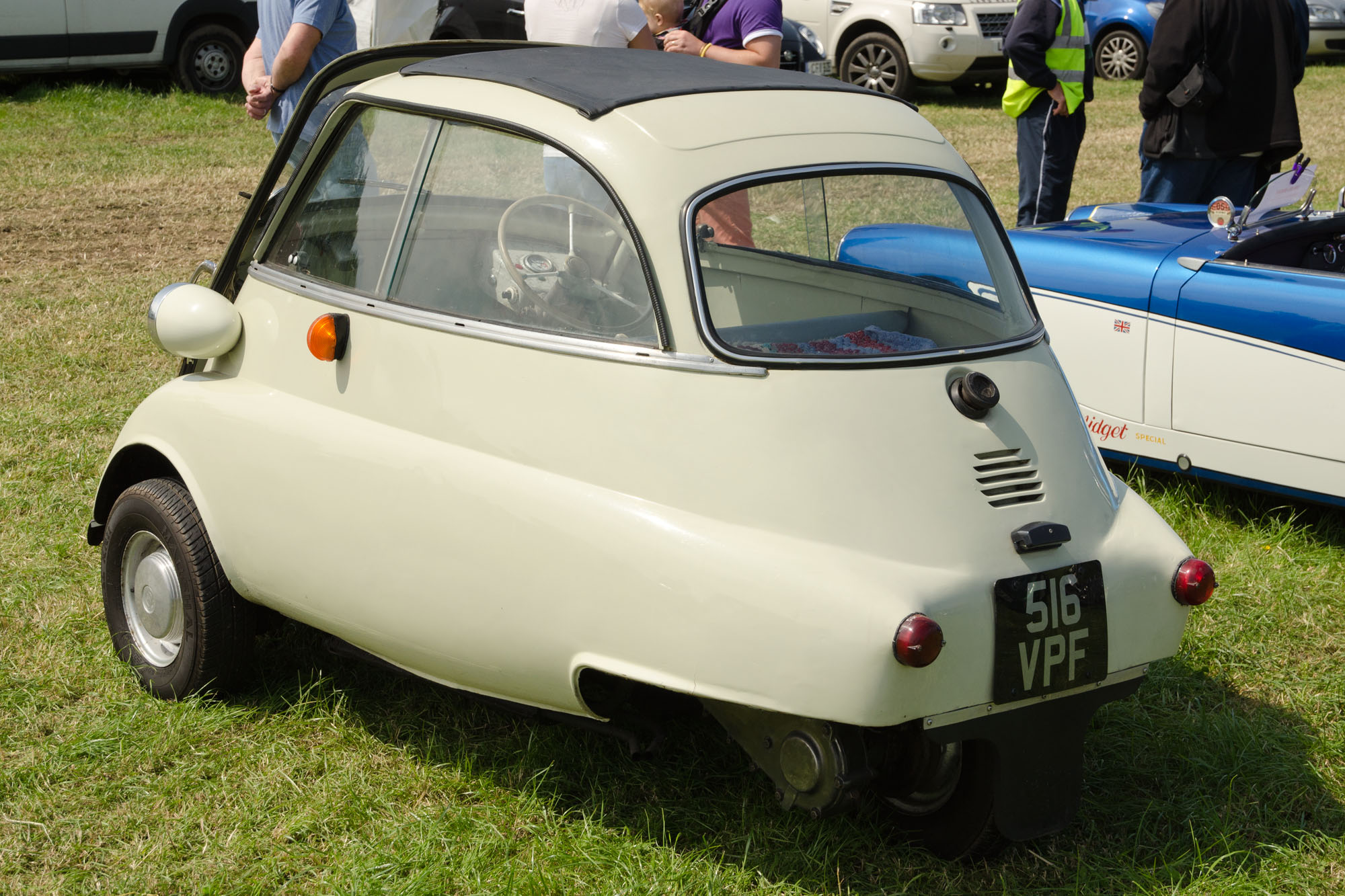 BMW 300 Isetta трехколесная