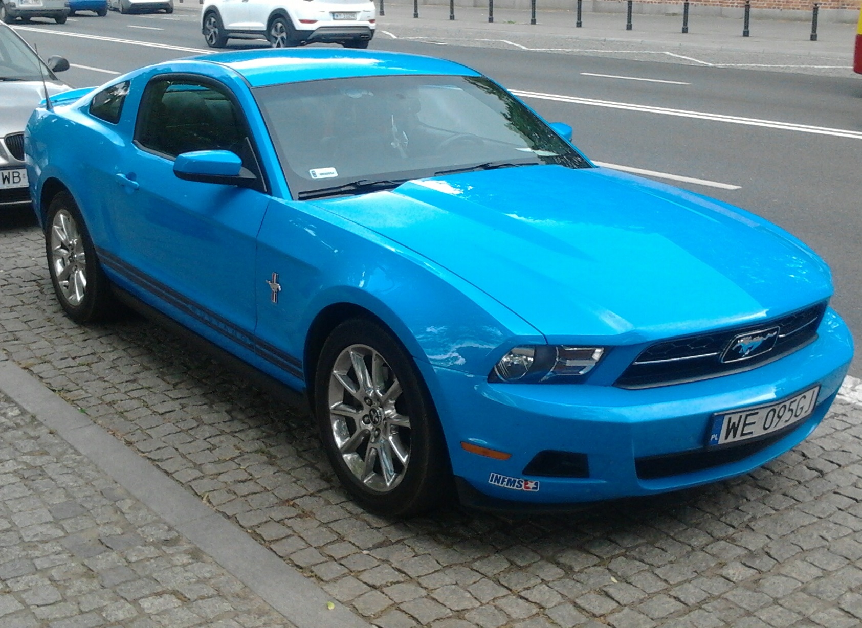 Blue Mustang2.jpg. w:en:public domain. 