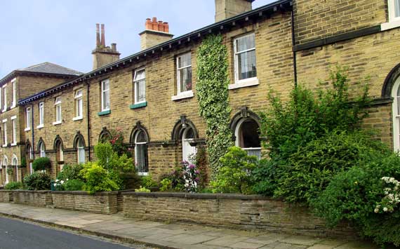 File:Cottages at Saltaire - geograph.org.uk - 1636205.jpg