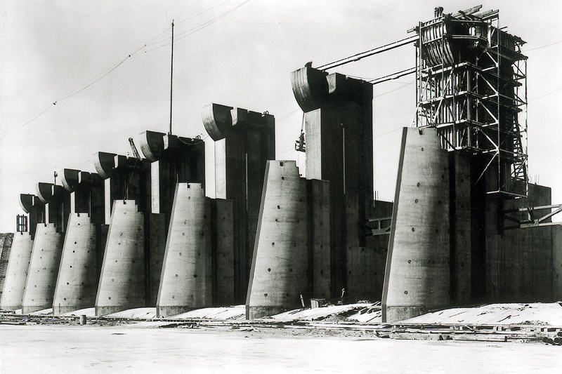 File:Fort Peck Dam (Fort Peck Montana) Spillway 01.jpg