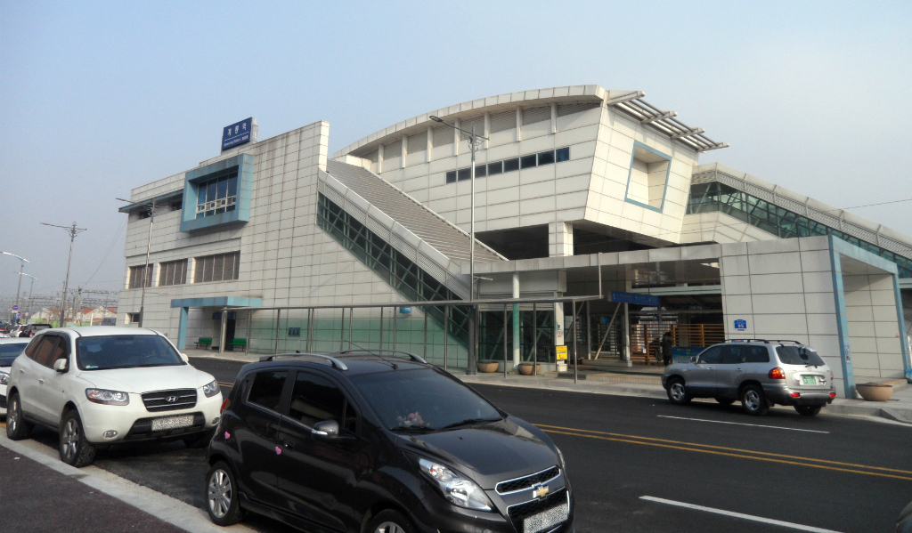 Gyeryong Station.jpg