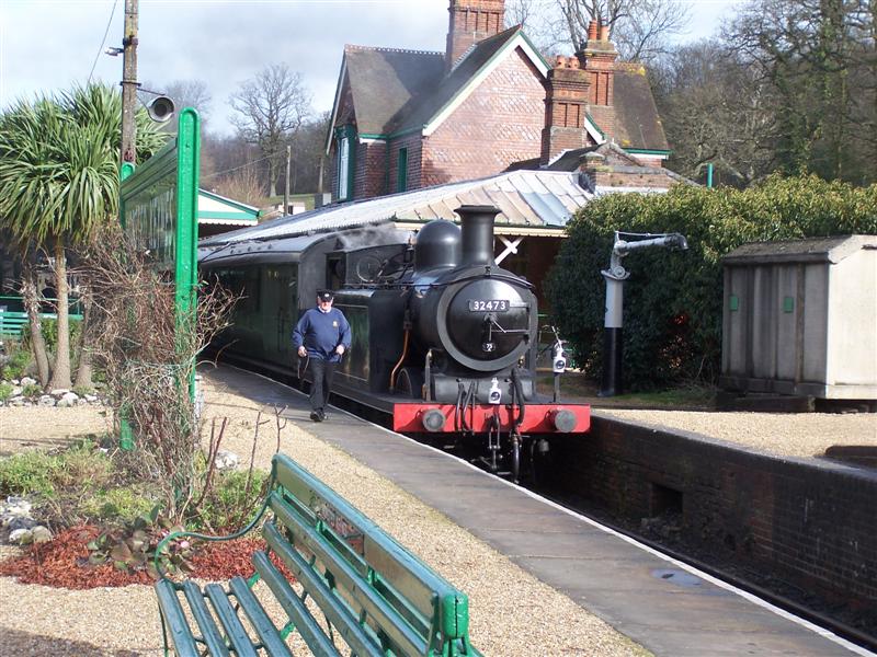 File:Horsted Keynes railway station.JPG