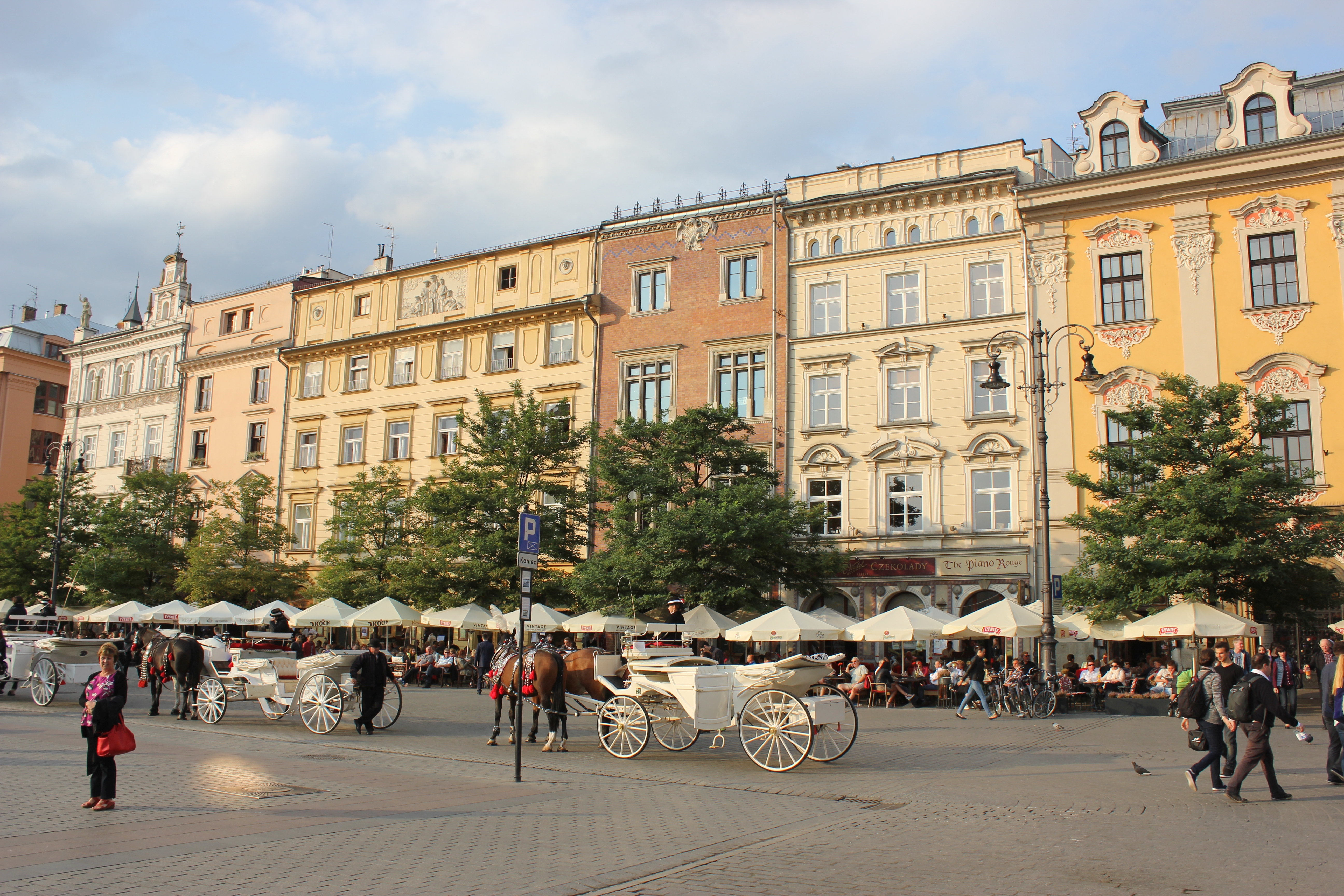 File:Krakow Rynek linia A-B.jpg - Wikimedia Commons