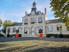 Mairie de Monnaie