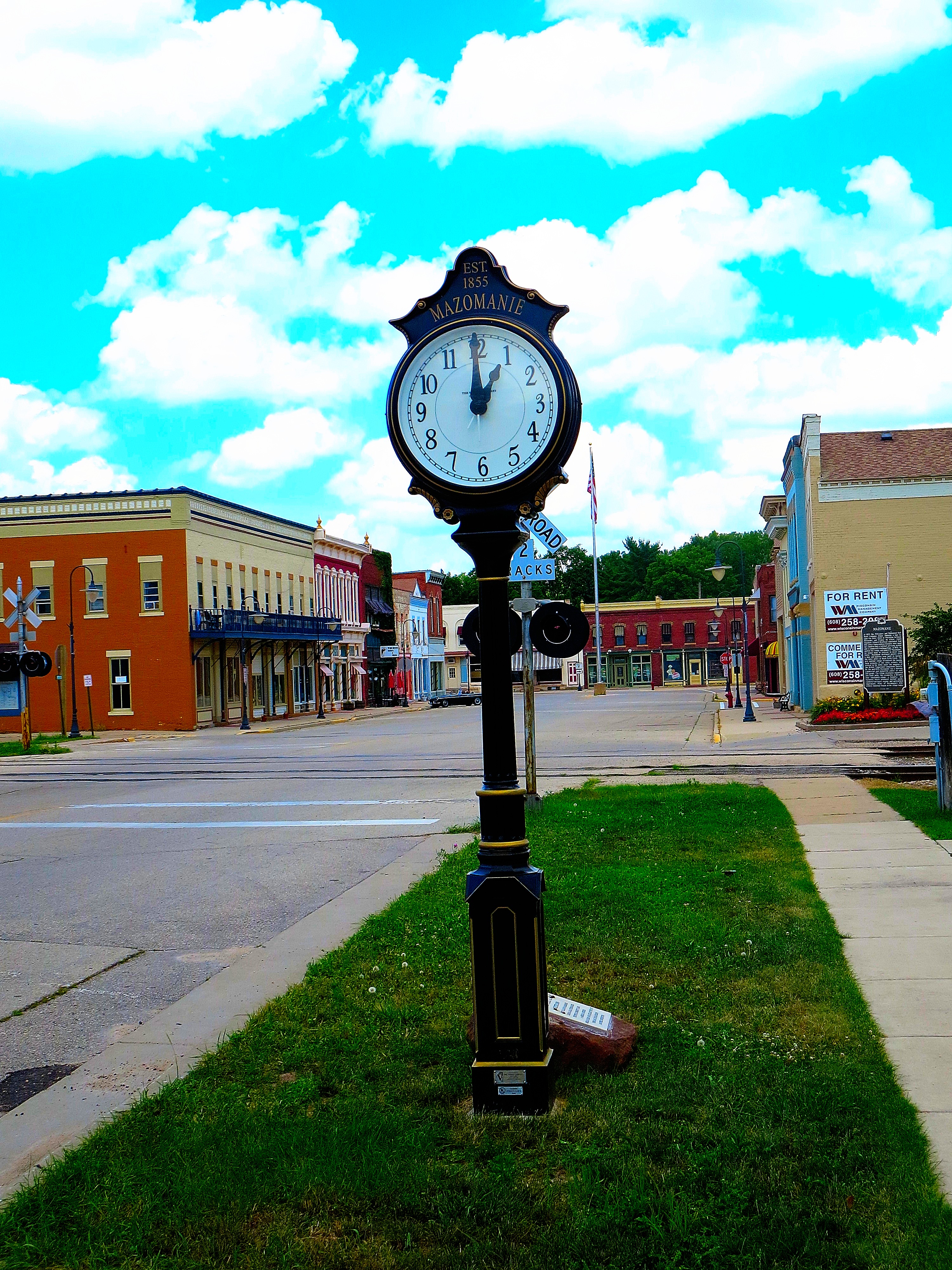 Village watch. Часы в деревне.